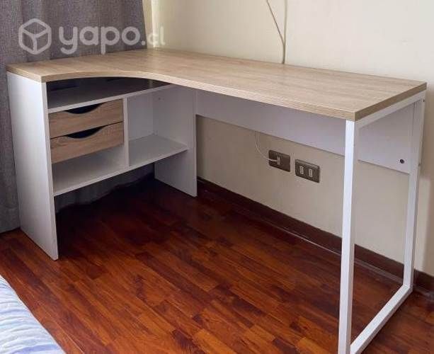 Escritorio usado con silla incluida