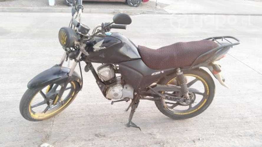 Moto honda cb1 usada