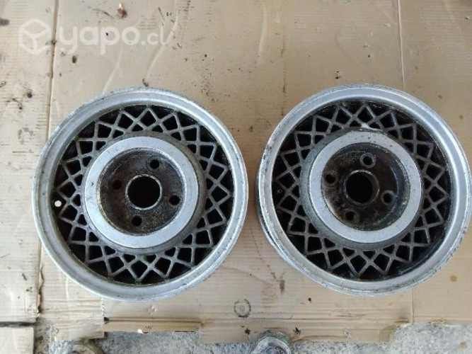 Se venden neumáticos de emergencia y llandas