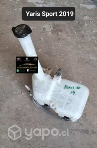 Deposito limpia parabrisas Toyota Yaris Sport 2019