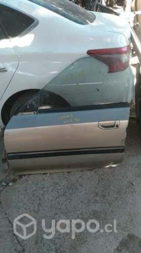 Puerta piloto Subaru Legacy desarmaduría