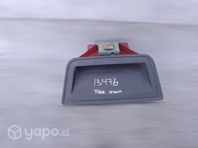 Tercera luz de freno Nissan Tiida sedan