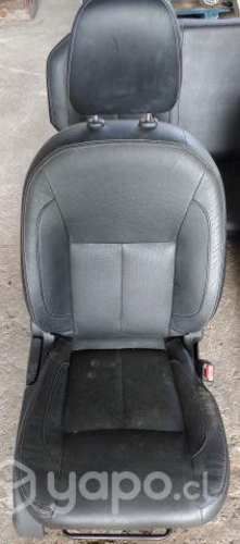 Juego Asientos Cuero (NNF002) Nissan Np300 2.3 4x4