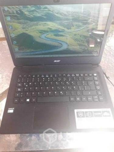 Laptop Acer Aspire ES1-421-28ZZ