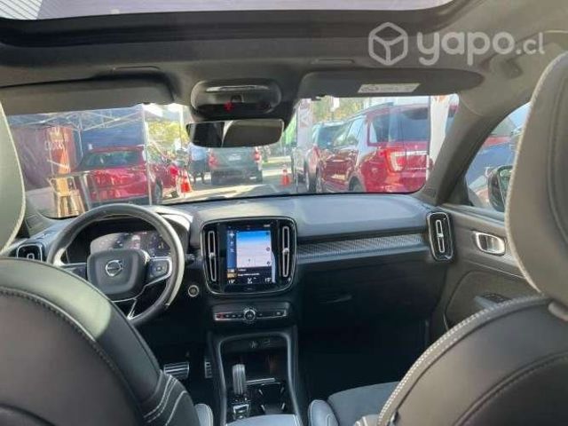 Volvo xc40 2021
