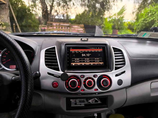 Mitsubishi l200 2012