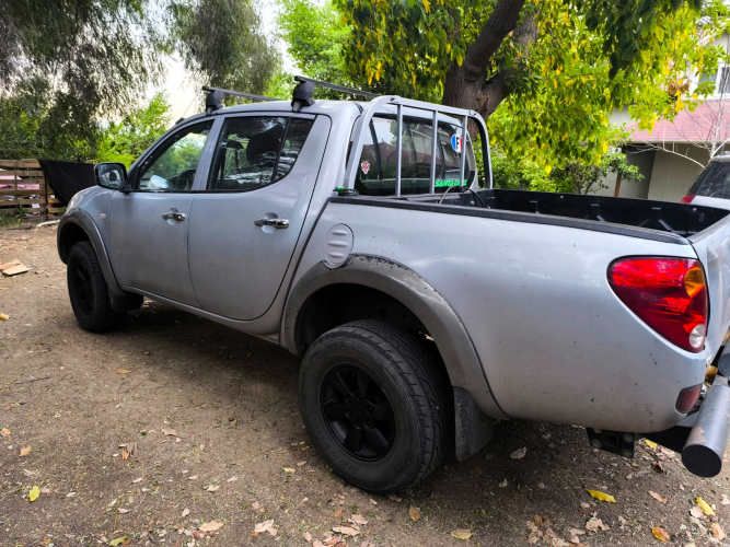 Mitsubishi l200 2012