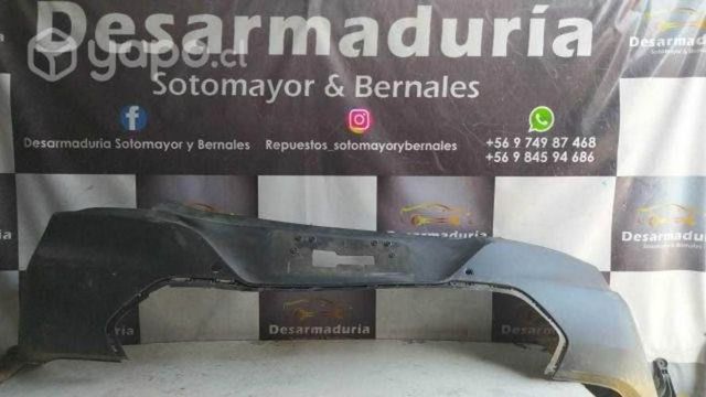 Parachoque trasero tracker premier 2021 a 2023. 2