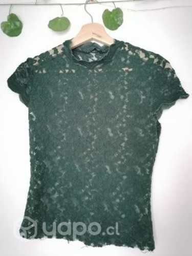 Polera encaje Zara