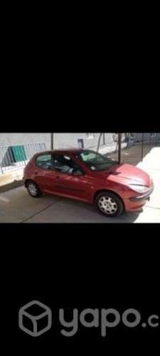 Se vende vehículo Peugeot 206 .