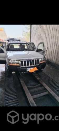 Vendo la joyita Jeep Grand Cheroke 2004