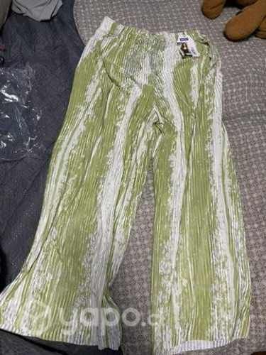 Pantalón estándar y vestido