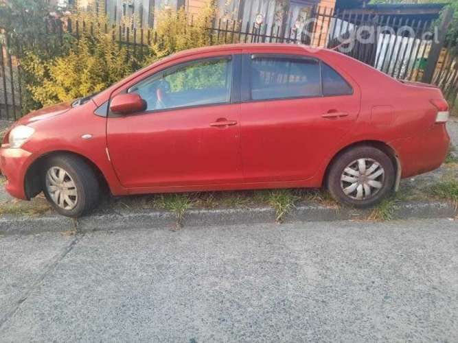 Toyota yaris 2011 sedan