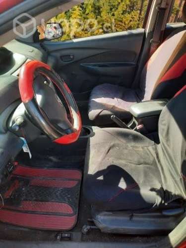 Toyota yaris 2011 sedan