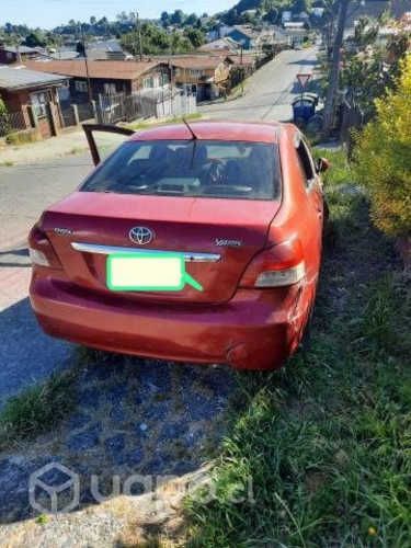 Toyota yaris 2011 sedan