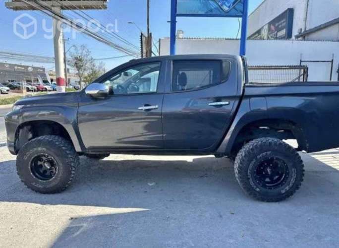 MITSUBISHI L200 2020 excelente estado único dueño