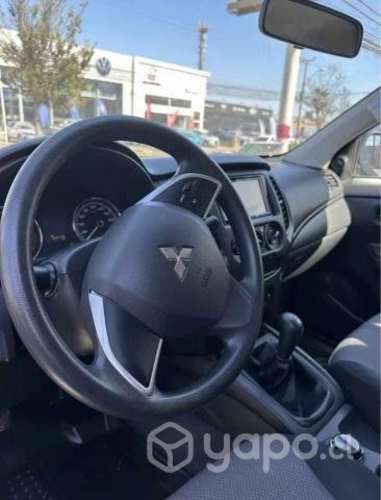 MITSUBISHI L200 2020 excelente estado único dueño