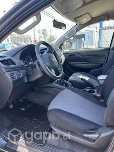 MITSUBISHI L200 2020 excelente estado único dueño