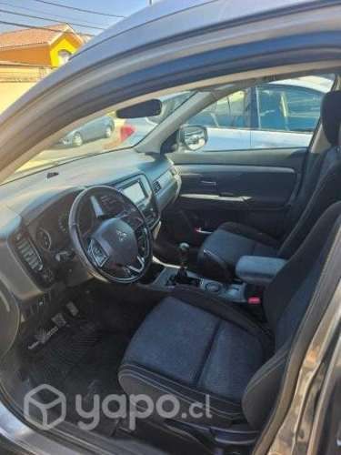 Mitsubishi outlander 2017