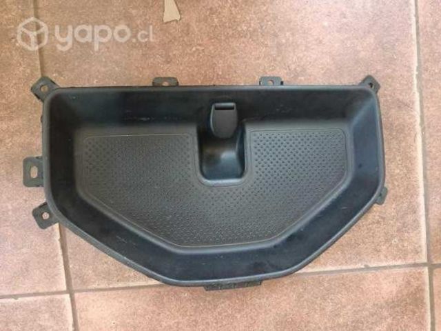 Tapa Central Toma Corriente Nissan Np300 16-23