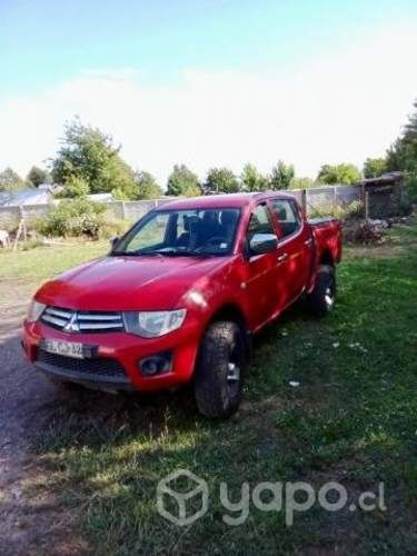 Mitsubishi l200 2014