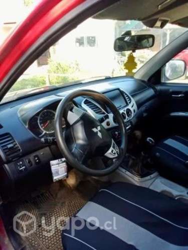 Mitsubishi l200 2014