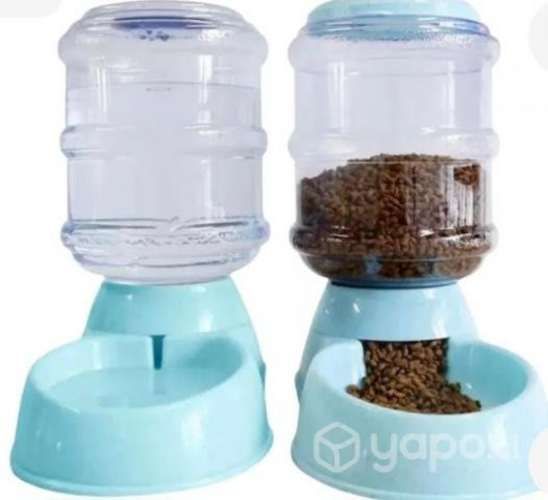 Bebedero y comedero dosificadores.