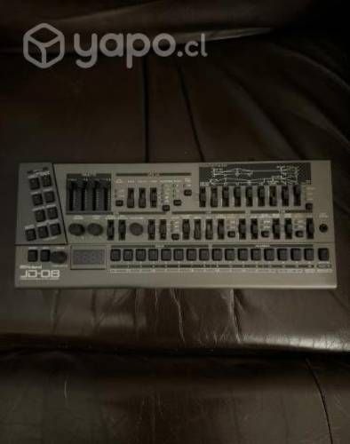 Sintetizador Roland JD-08