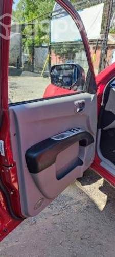 Camioneta en buen estado calor conversable