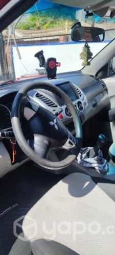 Camioneta en buen estado calor conversable