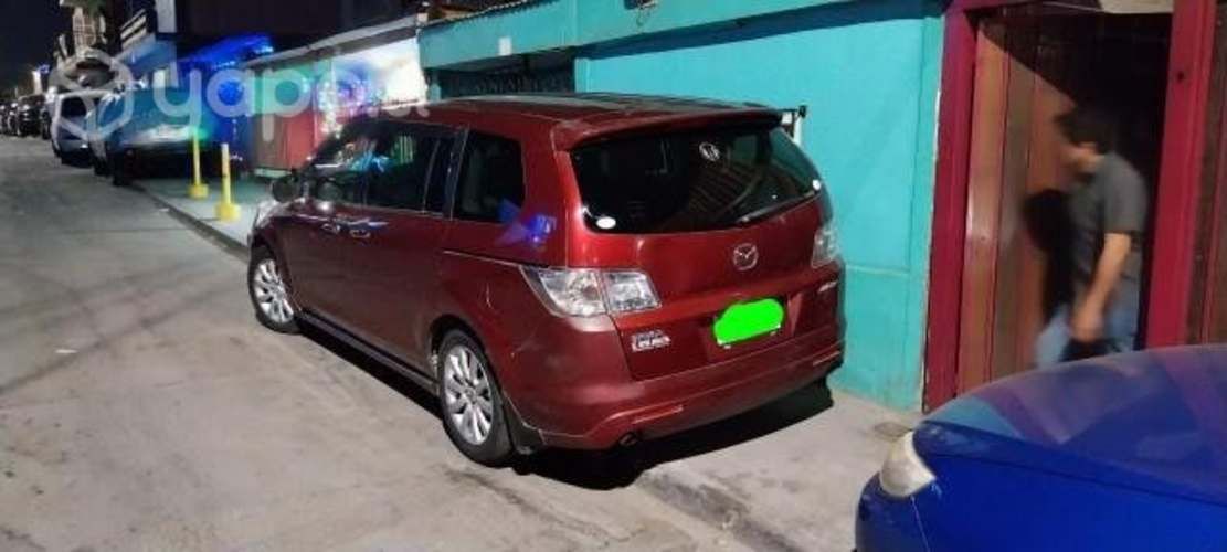 Se vende mazda rojo