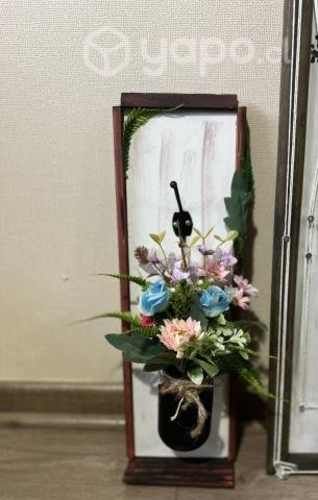 Cuadro decorativo con macetero colgante