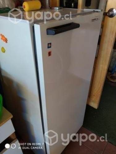Refrigerador impecable Mademsa