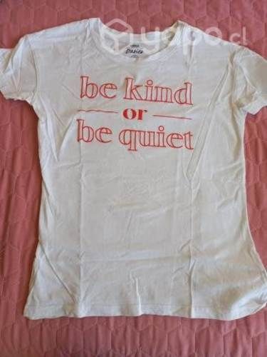 Polera blanca con frase