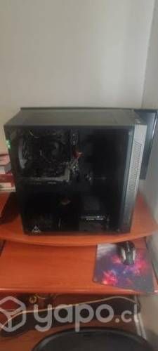 PC Gamer + monitor 28"