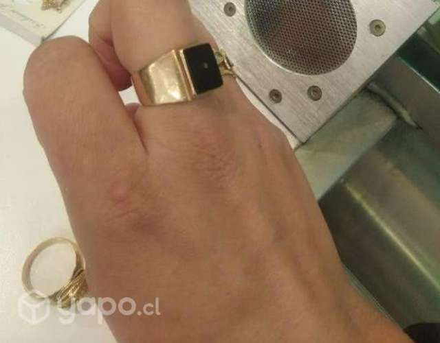 Anillo de oro