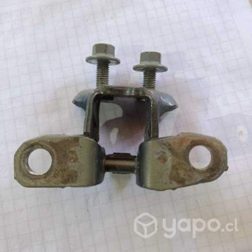 Bisagra Superior Mitsubishi L200 Puerta Traser Der