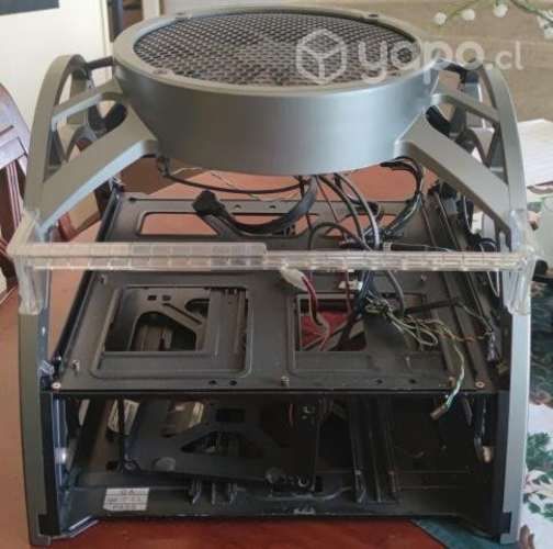 Gabinete Antec Skeleton