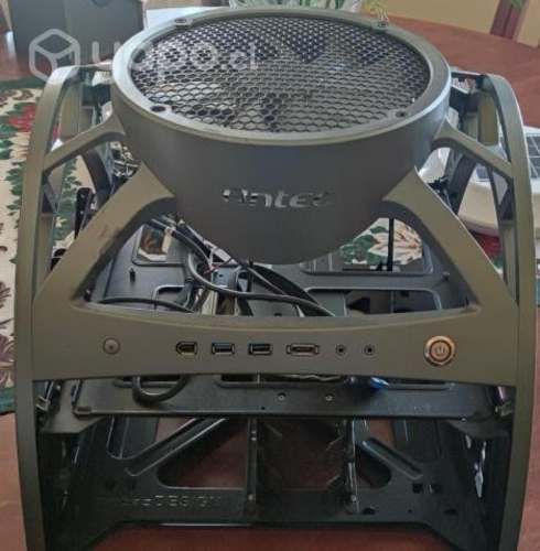 Gabinete Antec Skeleton