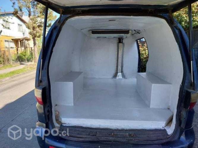 Furgon con sistema de Frio