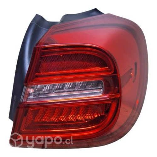 Foco derecho mercedes benz gla 2013/2023