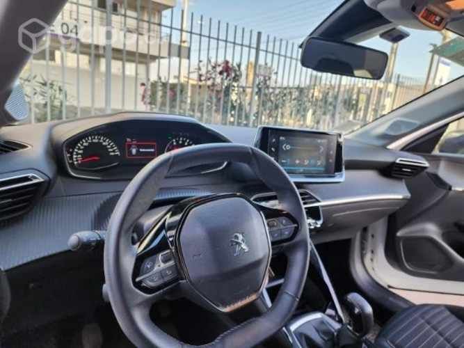 Vendo Peugeot 208 Puretech año 2022