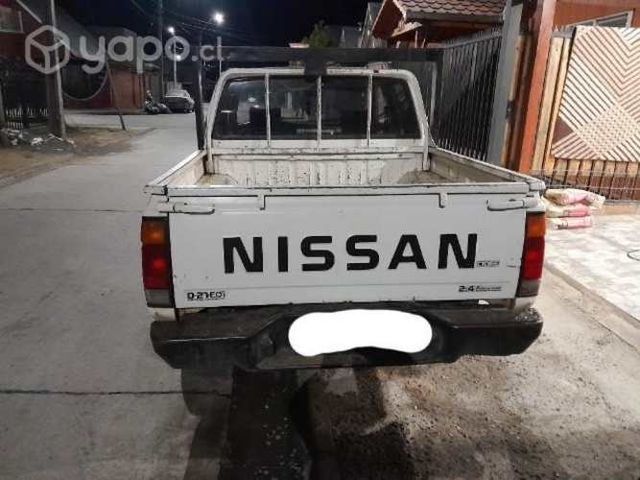 Nissan D21