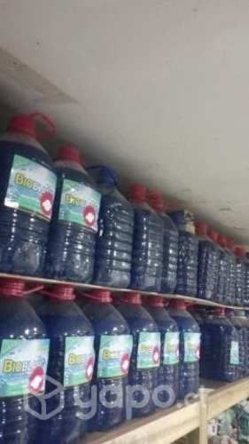 Detergente líquido concentrado hipoalergénico.