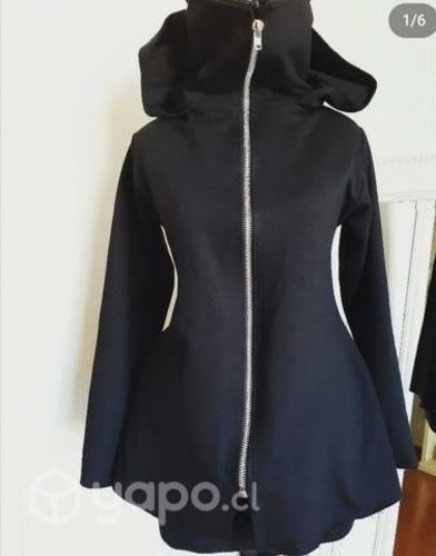 Chaqueta poleron con capuchón