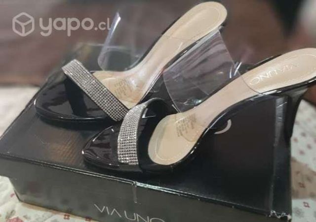 Lindas sandalias de fiesta