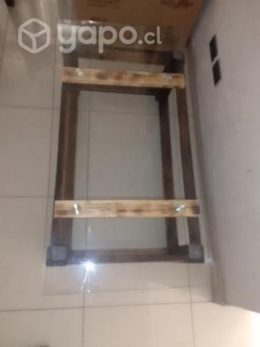 Mesa con cubierta de vidrios