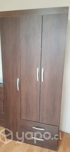 Clóset de tres puertas