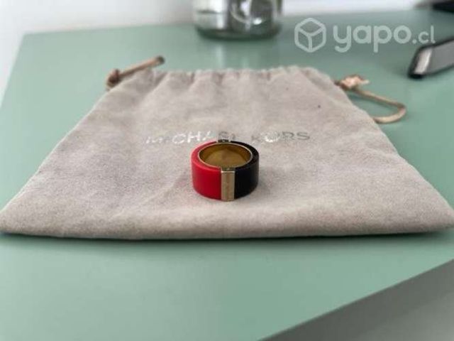 Anillo Michael Kors usado