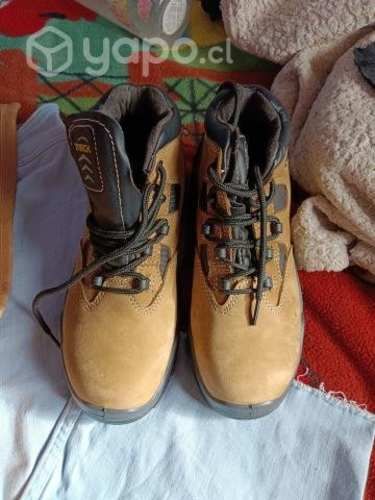 Zapatos de seguridad nuevo